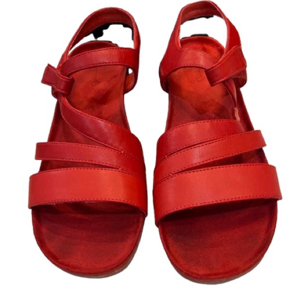 Baretraps Red Faux Leather Strappy Flat Sandals | Size 10